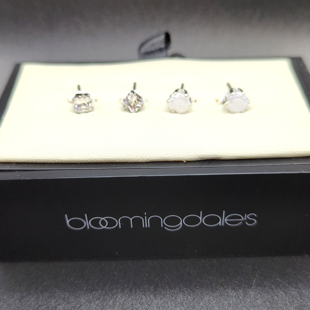 Elegant 2 Sets of Stud Earrings